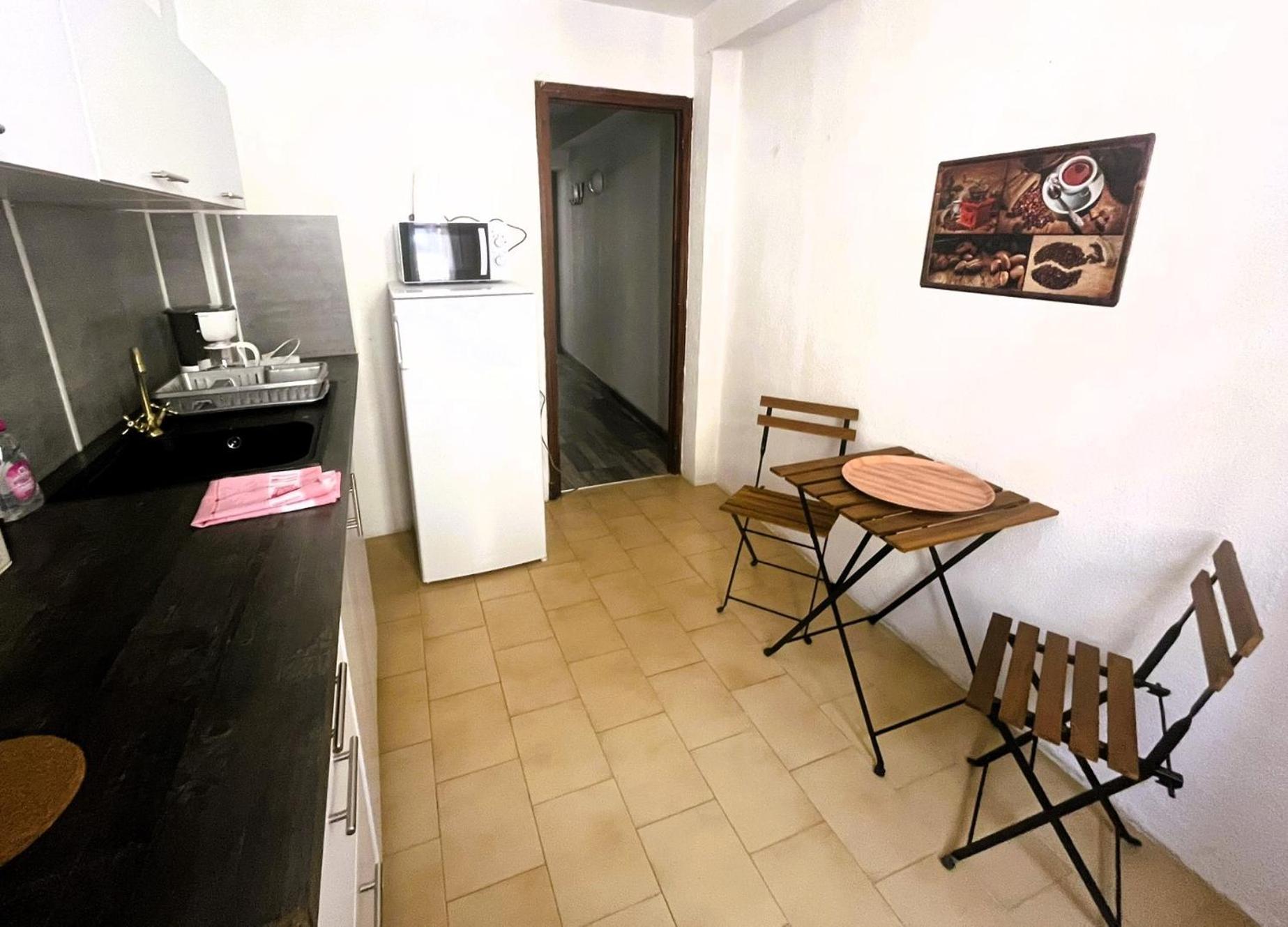 Au Pied Des Remparts 10 Rue Saint Jean Apartment Villefranche-de-Conflent Exterior photo